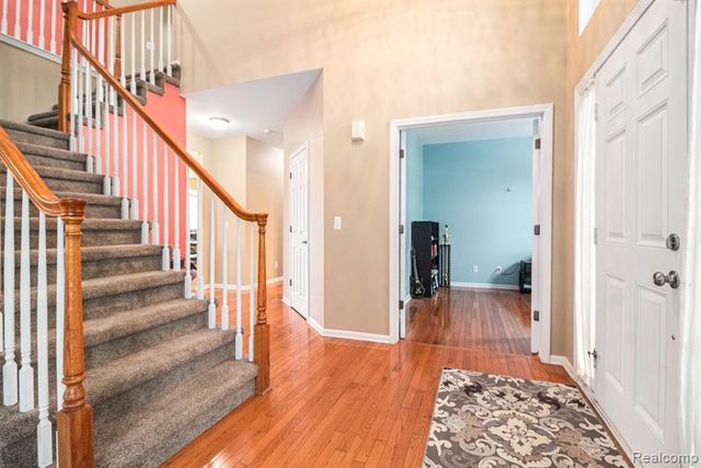 829 Grandview Drive, Commerce Twp, MI 48390