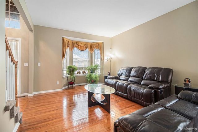 829 Grandview Drive, Commerce Twp, MI 48390