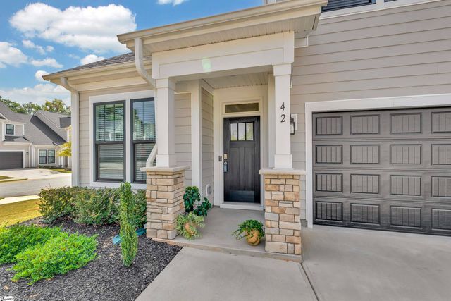 42 Carriage Run Drive, Simpsonville, SC 29681