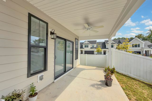 42 Carriage Run Drive, Simpsonville, SC 29681