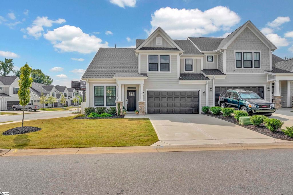 42 Carriage Run Drive, Simpsonville, SC 29681