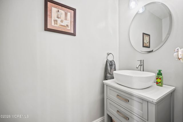 17 Sun Hollow Road, Howell, NJ 07731