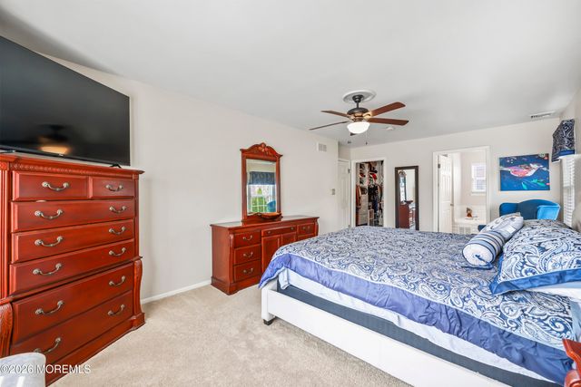 17 Sun Hollow Road, Howell, NJ 07731