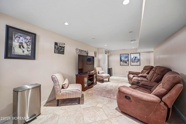 17 Sun Hollow Road, Howell, NJ 07731