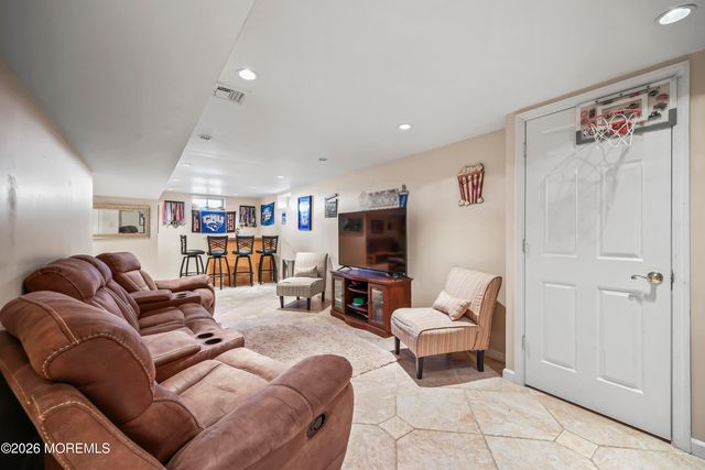 17 Sun Hollow Road, Howell, NJ 07731