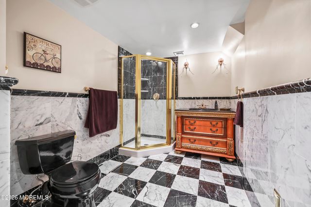 17 Sun Hollow Road, Howell, NJ 07731