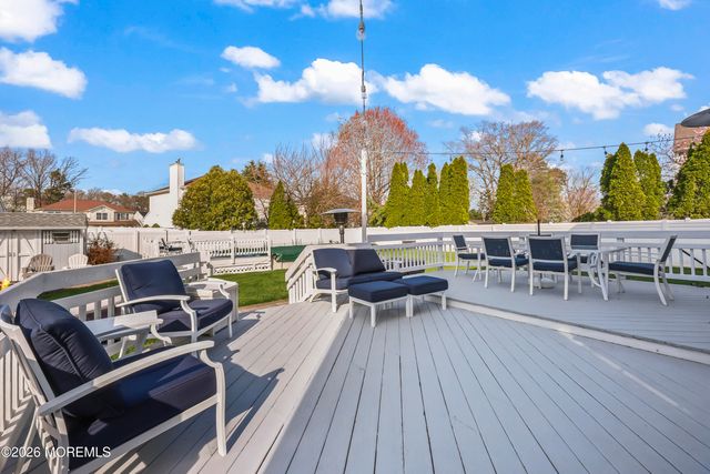 17 Sun Hollow Road, Howell, NJ 07731