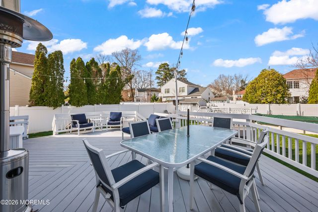 17 Sun Hollow Road, Howell, NJ 07731