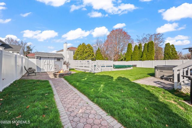 17 Sun Hollow Road, Howell, NJ 07731