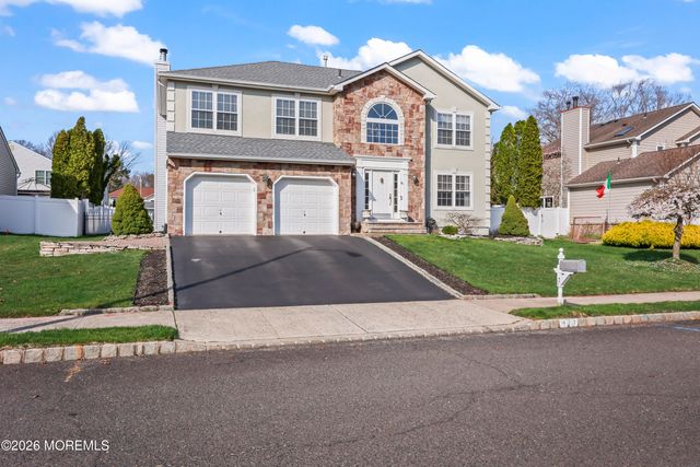 17 Sun Hollow Road, Howell, NJ 07731