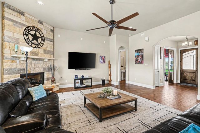 113 Camp Verde DR, Georgetown, TX 78633