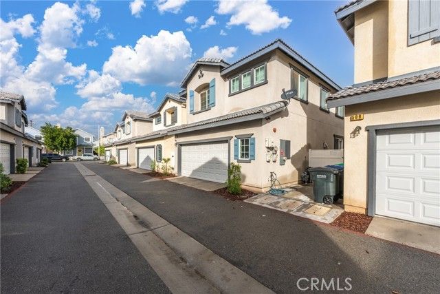 507 Villa Way, Colton, CA 92324