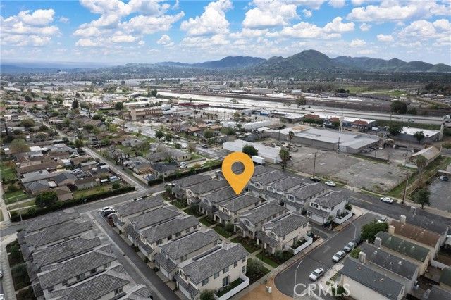 507 Villa Way, Colton, CA 92324