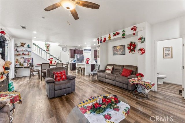 507 Villa Way, Colton, CA 92324