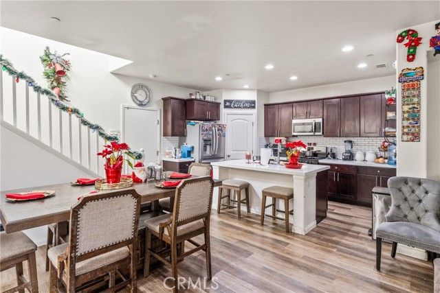 507 Villa Way, Colton, CA 92324