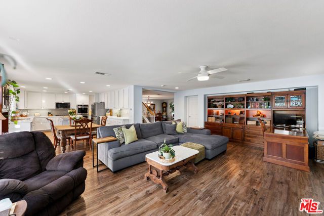 21155 Lone Star Way, Santa Clarita, CA 91390