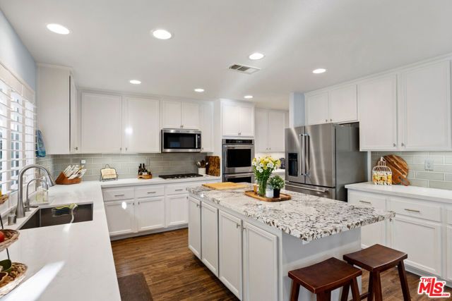 21155 Lone Star Way, Santa Clarita, CA 91390