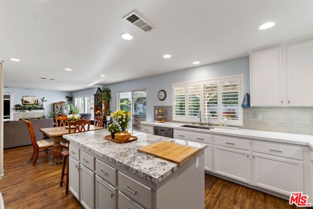 21155 Lone Star Way, Santa Clarita, CA 91390