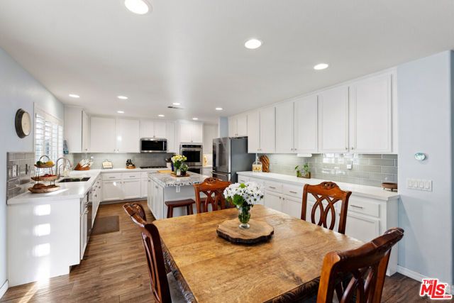 21155 Lone Star Way, Santa Clarita, CA 91390
