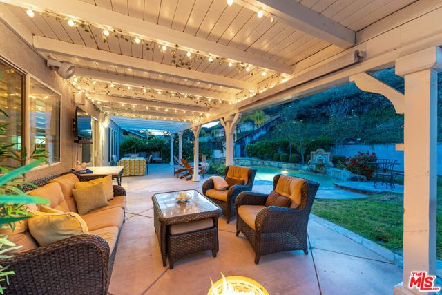 21155 Lone Star Way, Santa Clarita, CA 91390