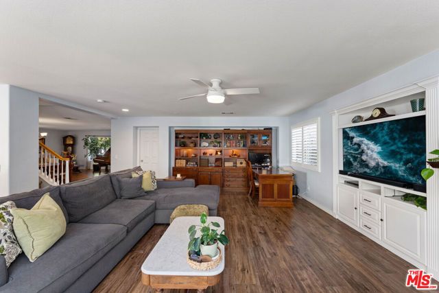 21155 Lone Star Way, Santa Clarita, CA 91390