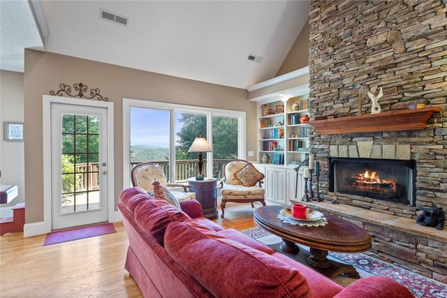 234 Bay View Drive, Salem, SC 29676