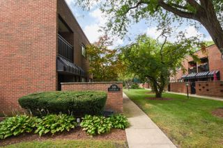 319 N Oak Park Avenue C, Oak Park, IL 60302