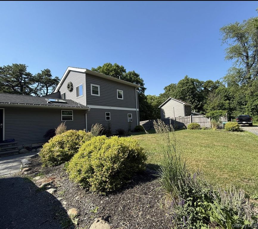 11 Summit Trail, Monroe, NY 10950 — photo 2