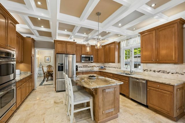 73 Fairway Drive, Northbridge, MA 01534