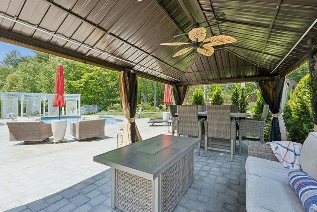 73 Fairway Drive, Northbridge, MA 01534