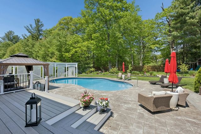 73 Fairway Drive, Northbridge, MA 01534
