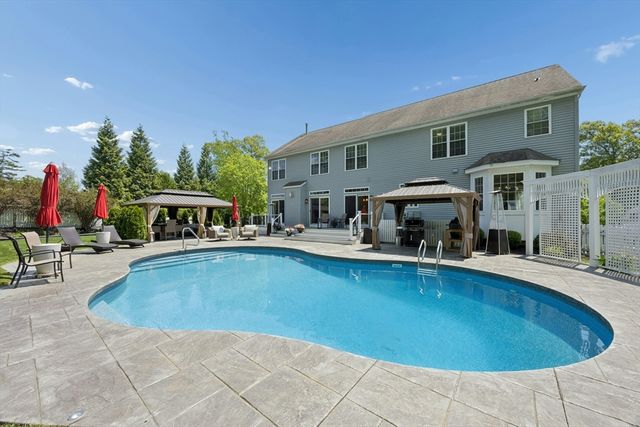 73 Fairway Drive, Northbridge, MA 01534