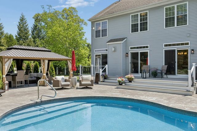 73 Fairway Drive, Northbridge, MA 01534
