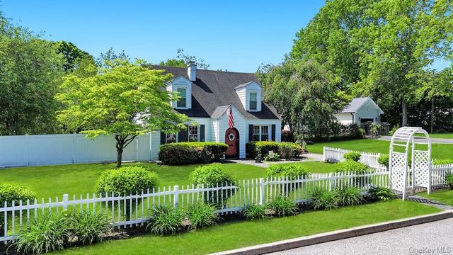 214 1st Street, Saint James, NY 11780