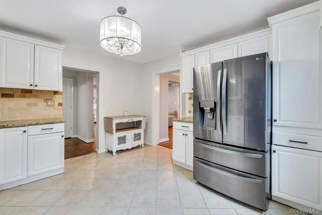 214 1st Street, Saint James, NY 11780