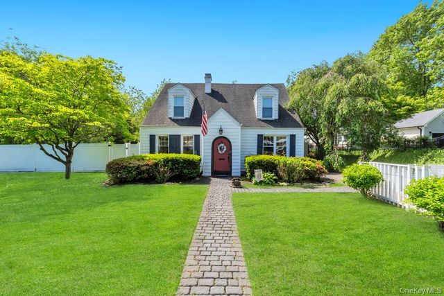 214 1st Street, Saint James, NY 11780