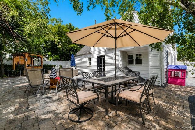 214 1st Street, Saint James, NY 11780