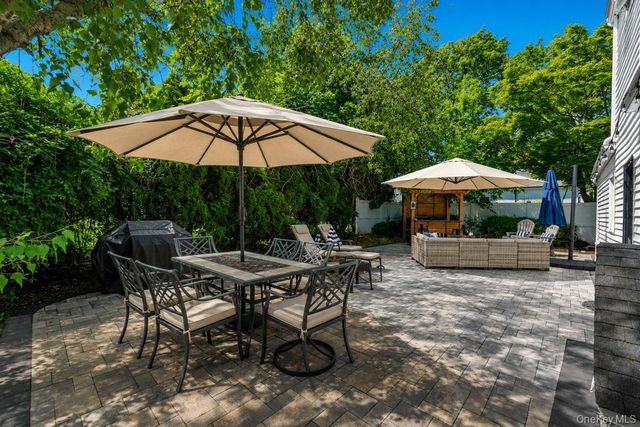 214 1st Street, Saint James, NY 11780