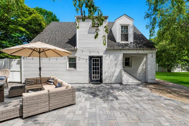 214 1st Street, Saint James, NY 11780