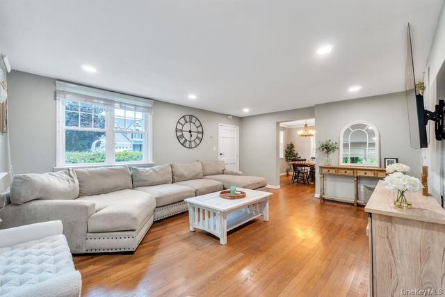 214 1st Street, Saint James, NY 11780