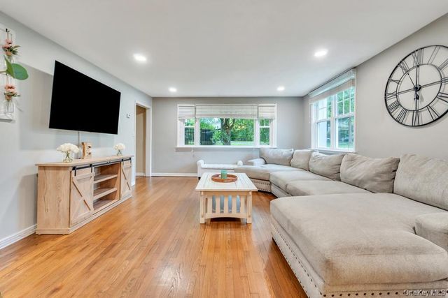 214 1st Street, Saint James, NY 11780