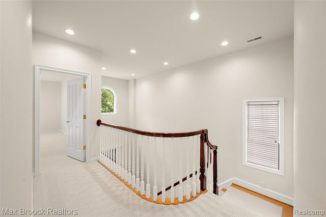 5348 Sunnycrest Drive, West Bloomfield, MI 48323