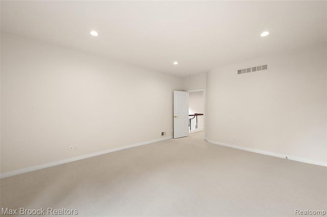 5348 Sunnycrest Drive, West Bloomfield, MI 48323