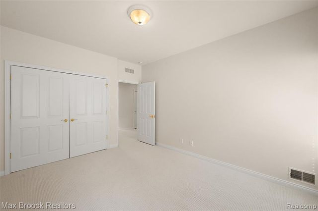 5348 Sunnycrest Drive, West Bloomfield, MI 48323