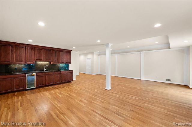 5348 Sunnycrest Drive, West Bloomfield, MI 48323