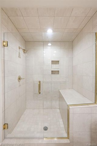 5348 Sunnycrest Drive, West Bloomfield, MI 48323