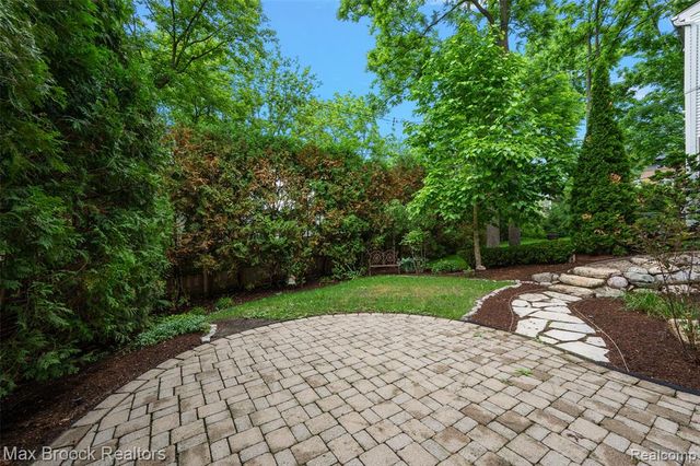 5348 Sunnycrest Drive, West Bloomfield, MI 48323