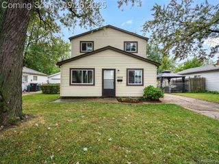 19218 Birmingham Street, Roseville, MI 48066