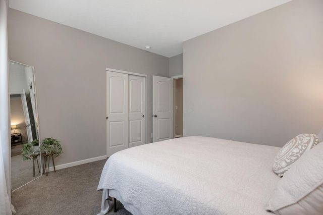127 Beaman Gates Drive SW, Granville, OH 43023