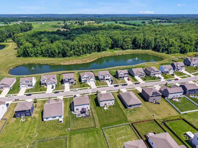 127 Beaman Gates Drive SW, Granville, OH 43023